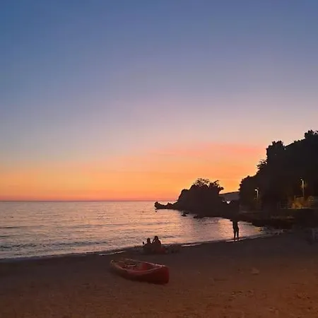 Paula - By The Sea Mlini