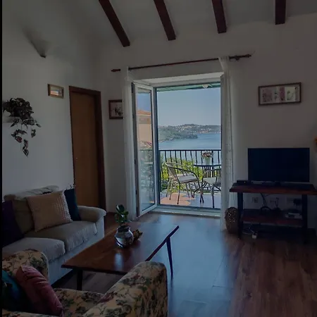 Paula - By The Sea * 米利尼