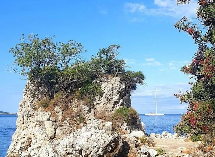 Paula - By The Sea * 米利尼