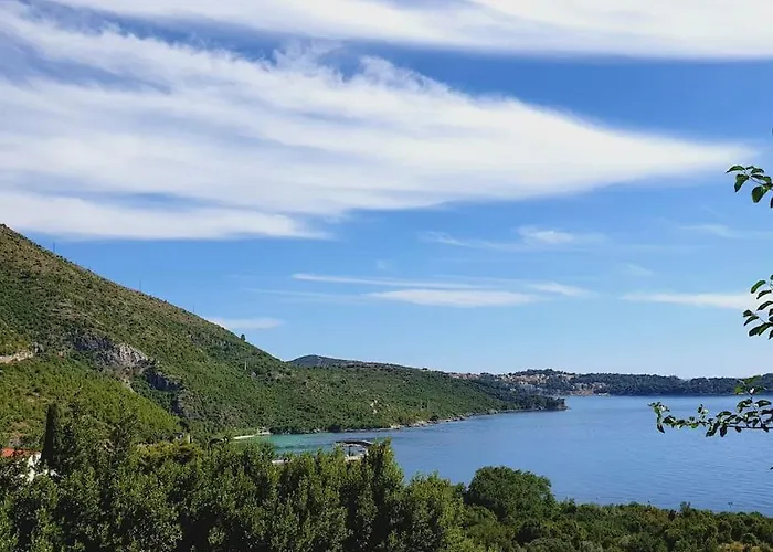 Paula - By The Sea 公寓